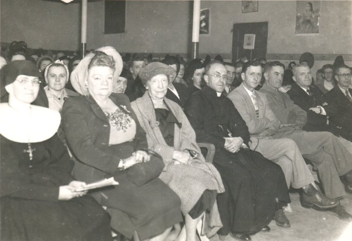 seance.jpg (59682 octets)